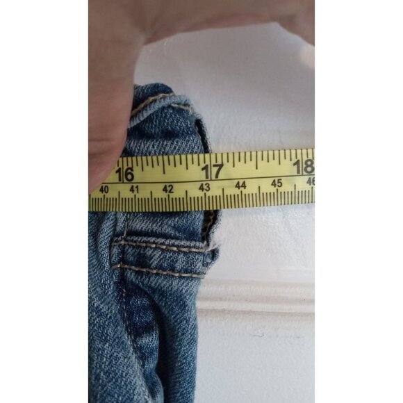 Old Navy regular light wash crop ankle jeans - Picture 5 of 6